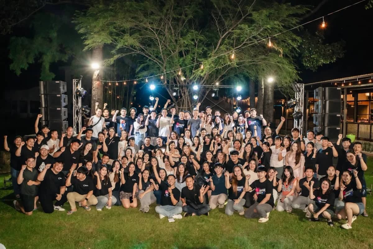 ภาพหมู่ชาวเงินเทอร์โบในกิจกรรมช่วงค่ำ