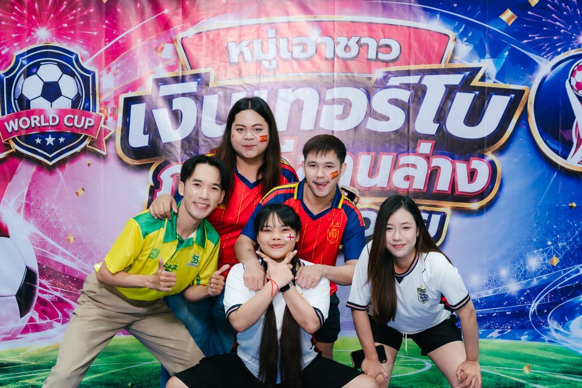 ทีมงานถ่ายภาพในงานกีฬาสีเงินเทอร์โบ