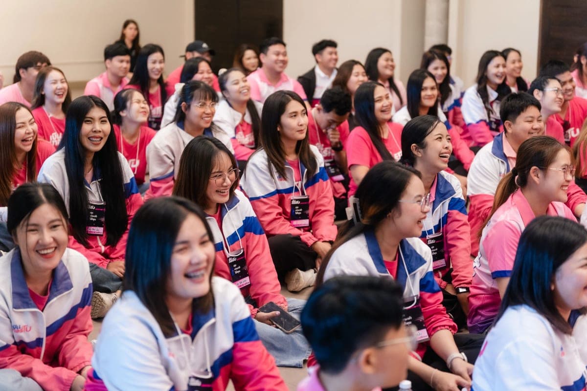 พนักงานสาขาร่วมฟังการอบรม